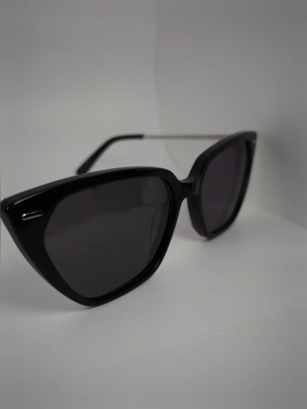 Santa Cruz. Classic Black Cat-Eye Women's.